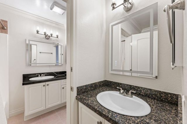 17155 W Bernardo Drive 106, San Diego, CA 92127