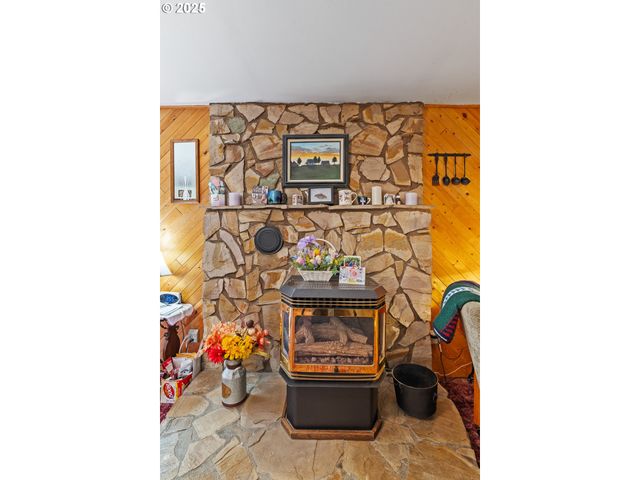 51320 MYRTLE CREEK Rd, Myrtle Point, OR 97458