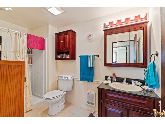 51320 MYRTLE CREEK Rd, Myrtle Point, OR 97458