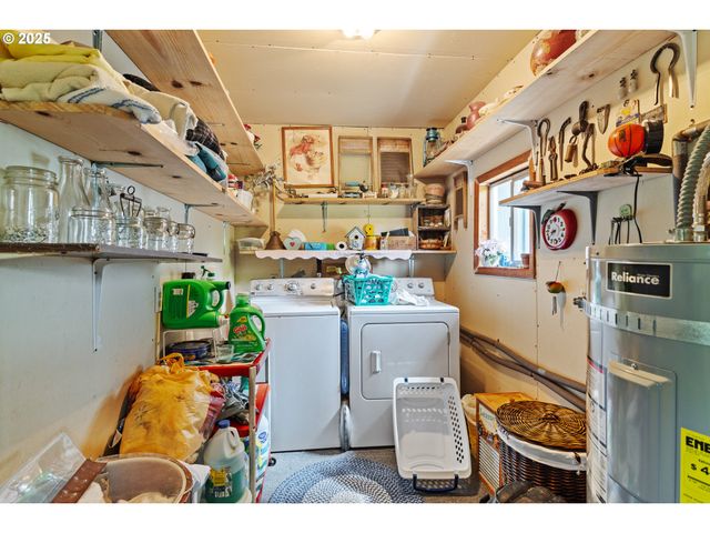 51320 MYRTLE CREEK Rd, Myrtle Point, OR 97458