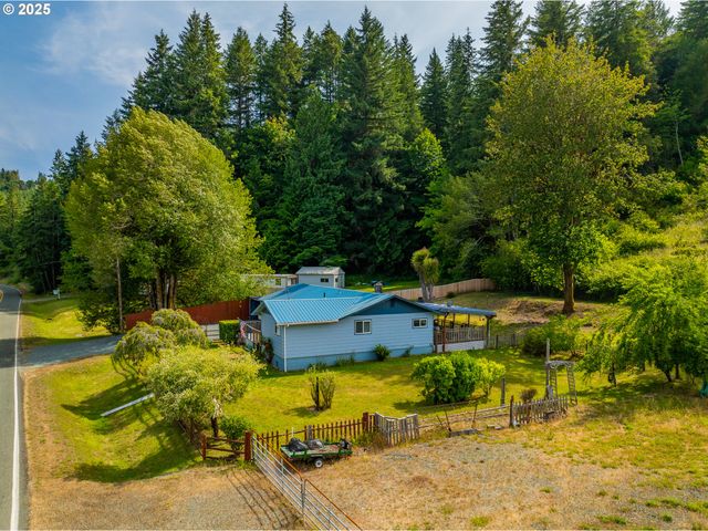 51320 MYRTLE CREEK Rd, Myrtle Point, OR 97458