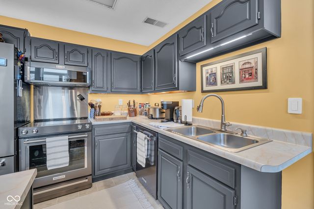 111 S Spring Street 204, Greencastle, IN 46135