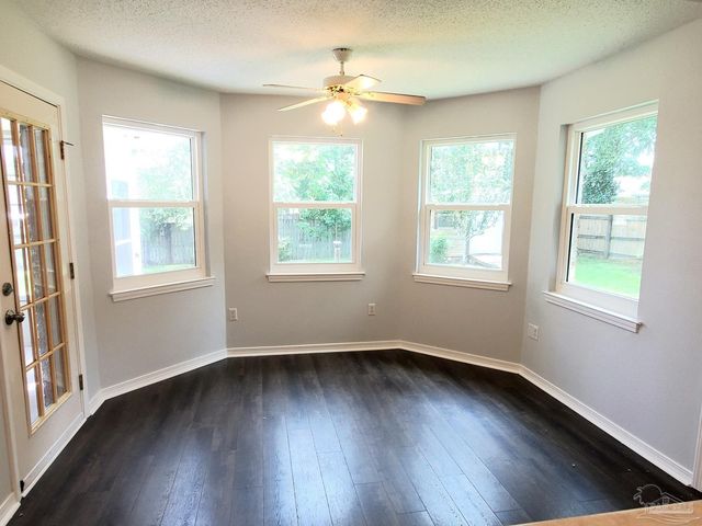 5065 Copperfield Dr, Pace, FL 32571