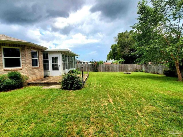 5065 Copperfield Dr, Pace, FL 32571