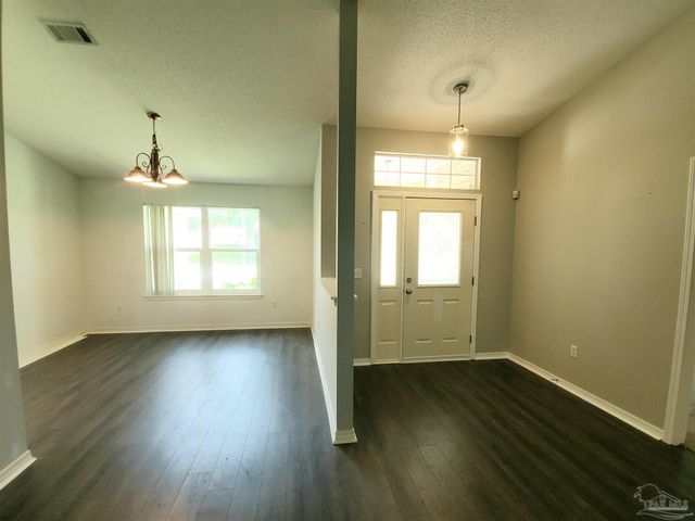 5065 Copperfield Dr, Pace, FL 32571