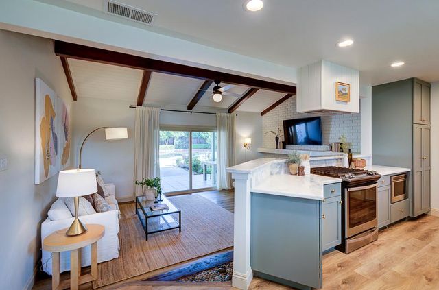 6040 N Wilson Avenue, Fresno, CA 93704