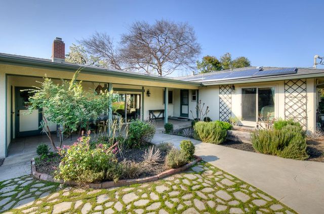 6040 N Wilson Avenue, Fresno, CA 93704