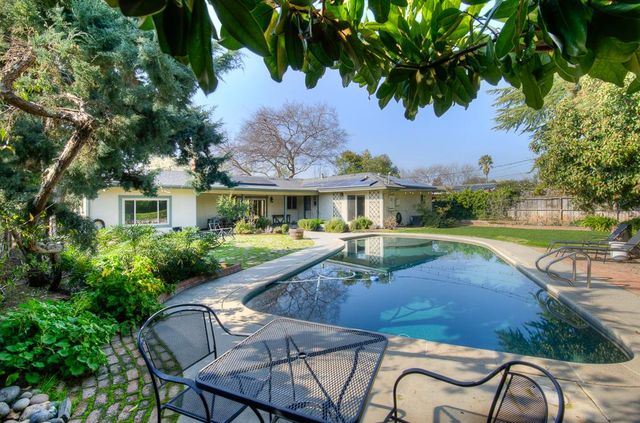 6040 N Wilson Avenue, Fresno, CA 93704