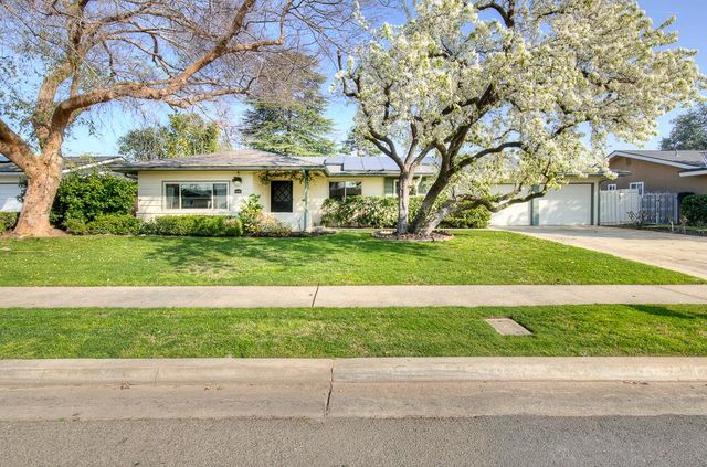 6040 N Wilson Avenue, Fresno, CA 93704