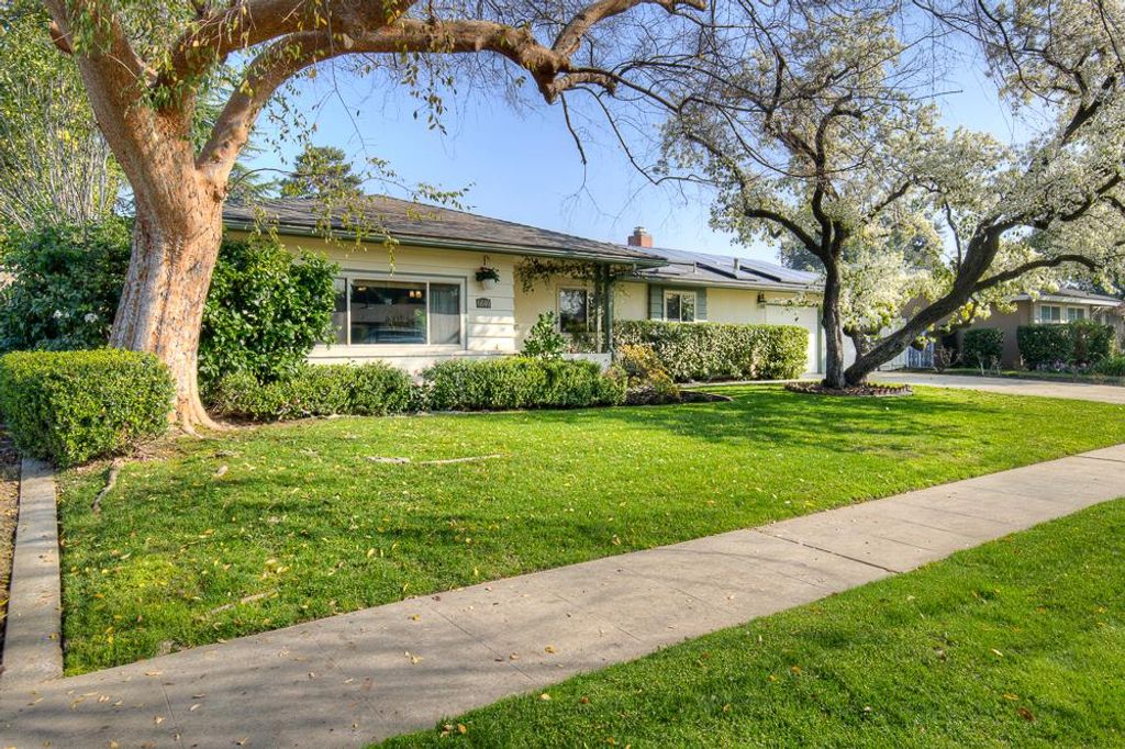 6040 N Wilson Avenue, Fresno, CA 93704