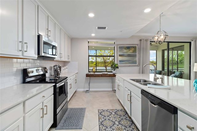 10805 TARFLOWER DRIVE 101, Venice, FL 34293