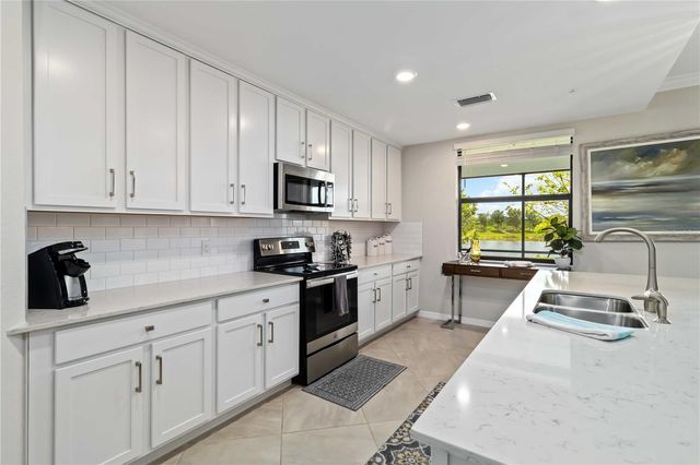 10805 TARFLOWER DRIVE 101, Venice, FL 34293