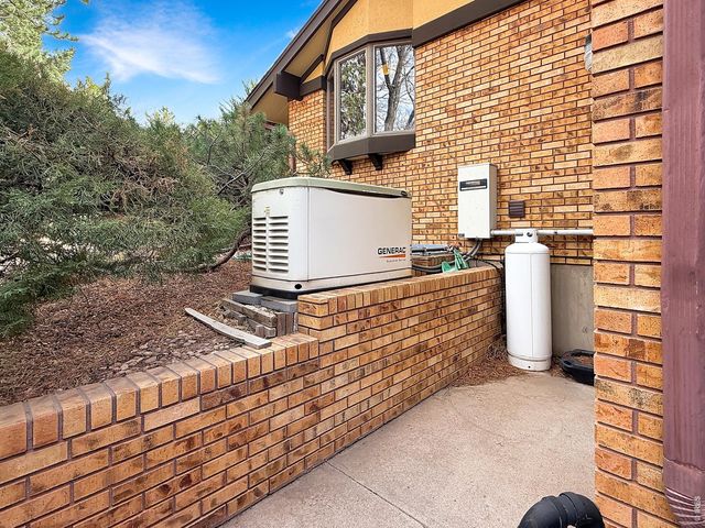 512 Springdale Rd, Sterling, CO 80751