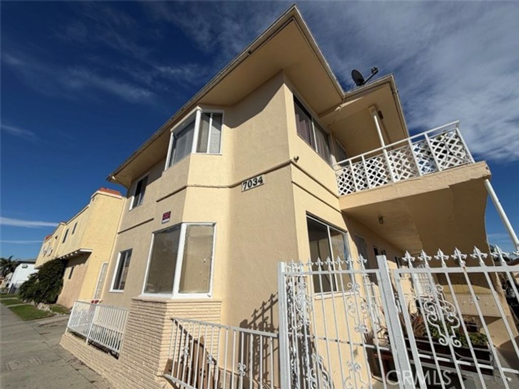 7034 Mountain View Avenue A, Huntington Park, CA 90255