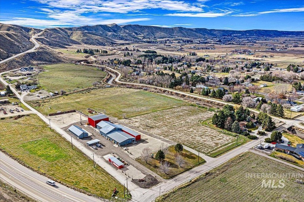 2731 Cherry Ln, Emmett, ID 83617 photo 4