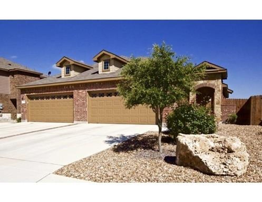 203 Hidden Springs DR, Bastrop, TX 78602