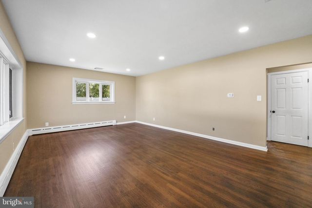 5 YUBAS AVE, Burlington, NJ 08016