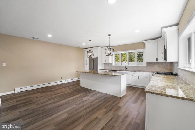 5 YUBAS AVE, Burlington, NJ 08016