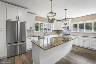 5 YUBAS AVE, Burlington, NJ 08016
