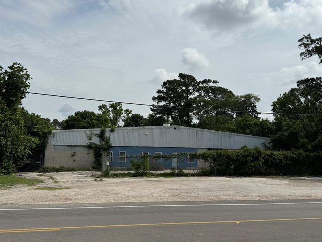 1922 W Main Street, Baytown, TX 77520