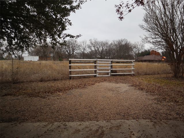604 E HIGHLAND Road, Ovilla, TX 75154
