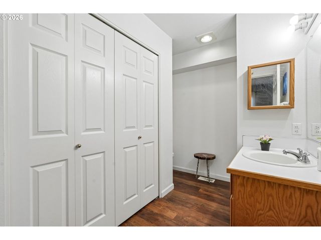 6012 Ne 35TH Cir, Vancouver, WA 98661