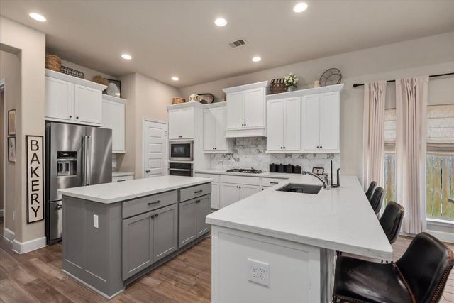614 Lost Maples Bend Lane, Conroe, TX 77304