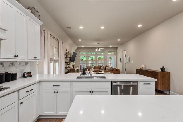 614 Lost Maples Bend Lane, Conroe, TX 77304