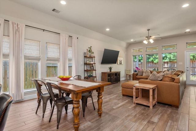 614 Lost Maples Bend Lane, Conroe, TX 77304