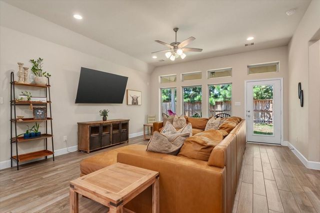 614 Lost Maples Bend Lane, Conroe, TX 77304