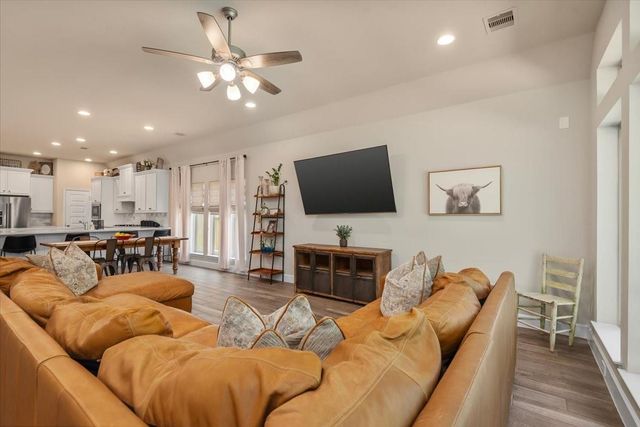 614 Lost Maples Bend Lane, Conroe, TX 77304