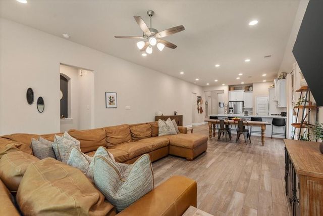614 Lost Maples Bend Lane, Conroe, TX 77304