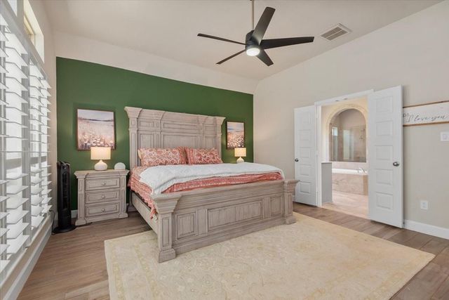 614 Lost Maples Bend Lane, Conroe, TX 77304
