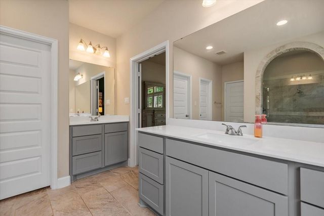 614 Lost Maples Bend Lane, Conroe, TX 77304