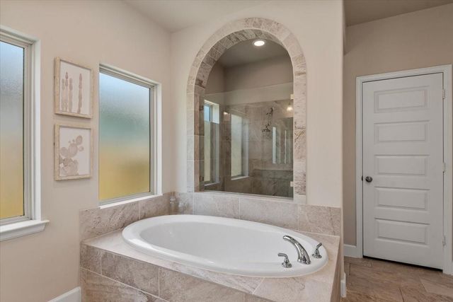 614 Lost Maples Bend Lane, Conroe, TX 77304