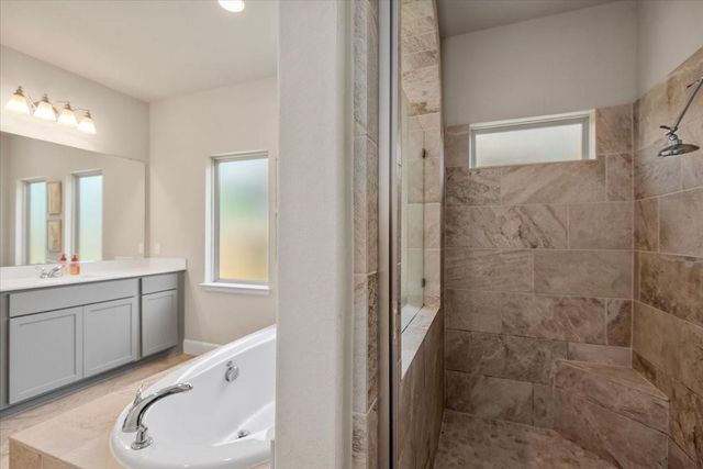 614 Lost Maples Bend Lane, Conroe, TX 77304