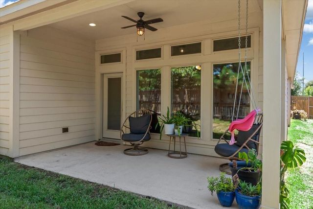 614 Lost Maples Bend Lane, Conroe, TX 77304
