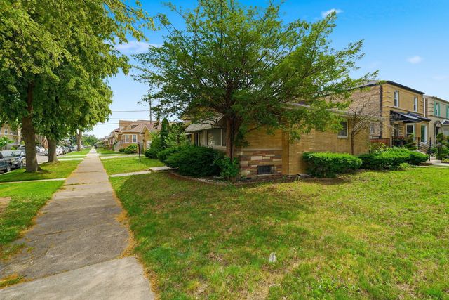 8300 S Hermitage Avenue, Chicago, IL 60620