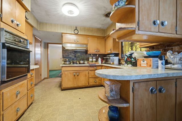 8300 S Hermitage Avenue, Chicago, IL 60620