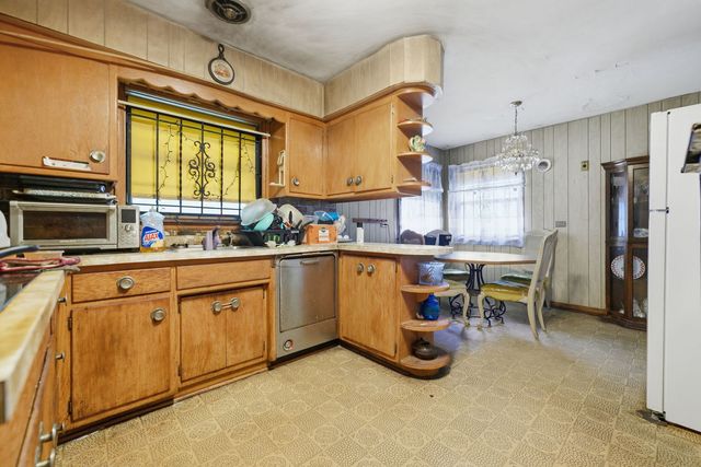 8300 S Hermitage Avenue, Chicago, IL 60620