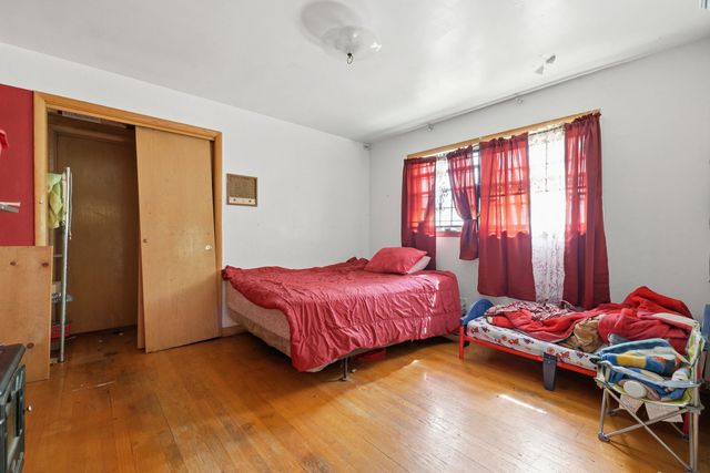 8300 S Hermitage Avenue, Chicago, IL 60620
