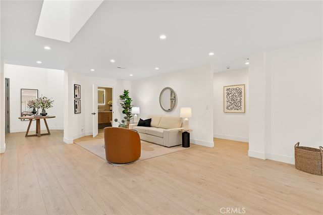 10533 Morada, Orange, CA 92869