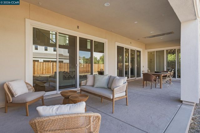 6 Charolais Ct, Danville, CA 94506
