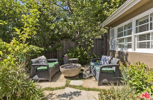 1519 Schuyler Road, Los Angeles, CA 90210