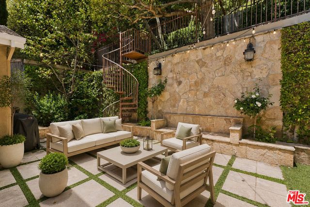 1519 Schuyler Road, Los Angeles, CA 90210
