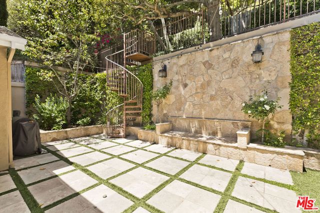 1519 Schuyler Road, Los Angeles, CA 90210
