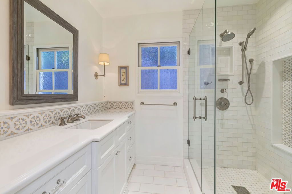 Image 20 of property listing at 1519 Schuyler Road, Los Angeles, CA 90210