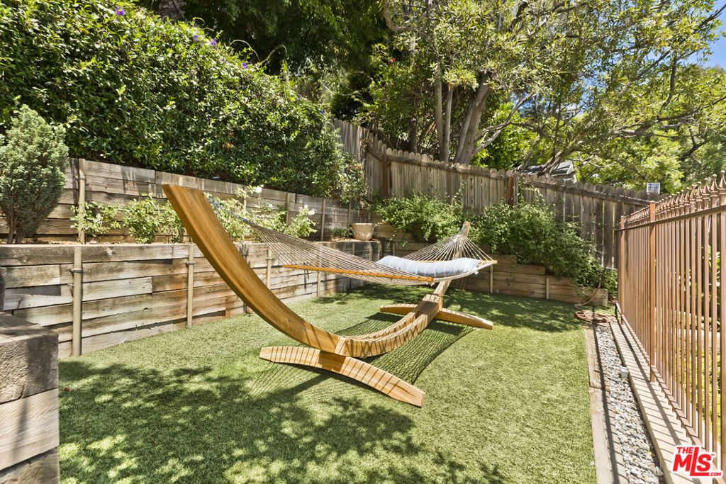 Image 26 of property listing at 1519 Schuyler Road, Los Angeles, CA 90210