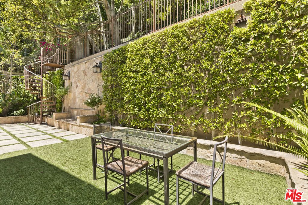 Image 33 of property listing at 1519 Schuyler Road, Los Angeles, CA 90210