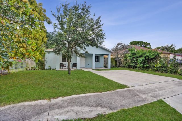 2820 NW 4th St, Pompano Beach, FL 33069